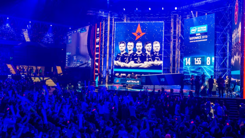 La evolución de la cultura del juego: desde los arcades hasta la arena de los eSports