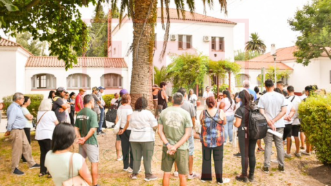 Hospital Sommer: marcha de empleados despedidos y la negociación clave de los gremios para buscar reincorporaciones