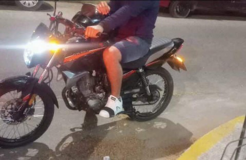Repartidor de pizzas reconoció a uno de los motochorros que lo asaltaron: "Uno era compañero mío en la secundaria"