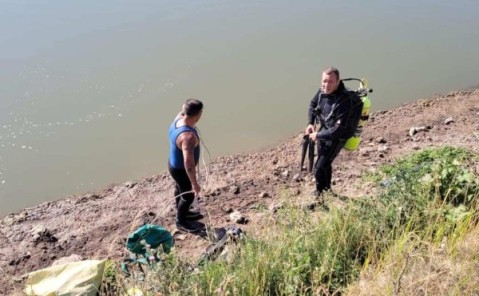 Buzos de Bomberos trabajaron 48 horas para recuperar un objeto de vital importancia