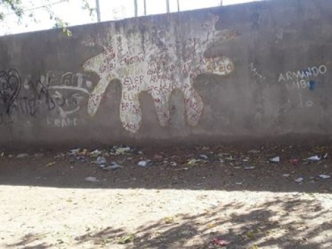Una escuela de Almirante Brown continúa las clases con burbujas por falta de aulas