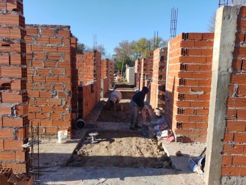 Cómo será la escuela primaria que construyen en el barrio Marabó y para cuándo está previsto terminarla