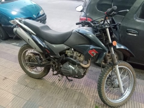 Tras robo de moto en barrio Los Naranjitos, el dueño ofrece recompensa para dar con ella