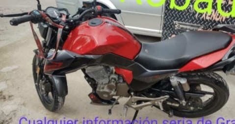 Motochorros armados le robaron la moto: la amenaza que lo paralizó y la sospecha que le quedó