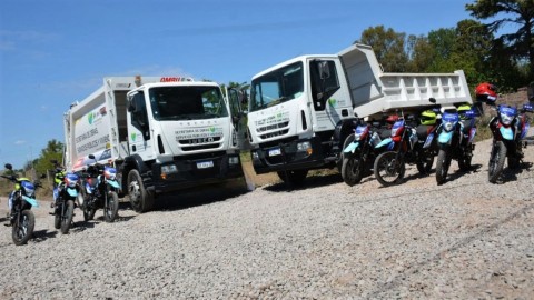 Wado de Pedro en Gral Rodríguez: materiales para un barrio y 8 motos para reforzar seguridad