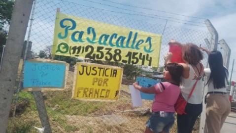 Familiares del joven que murió atropellado en el cruce Las Violetas marcharon por justicia: qué respuesta les dieron