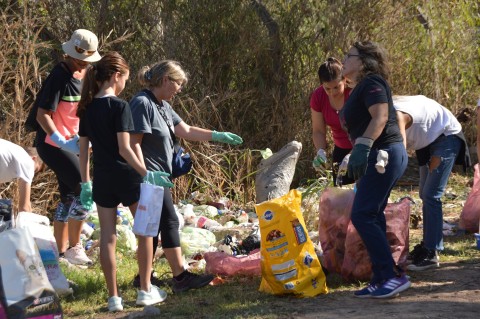 Vecinos juntaron más de 6 toneladas en una jornada de limpieza en las cercanías del Monte del Hospital