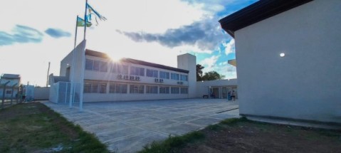 En el barrio Los Paraísos abrieron el ciclo lectivo con el nuevo edificio de la Escuela Secundaria N°17