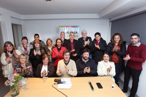 Fabián Polverini lanzó su campaña marcando sus diferencias con el kubarismo
