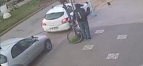 Cortó la cadena y le robó la bicicleta que usaba para ir a trabajar