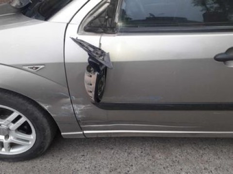 El enojo de una mujer tras un choque en el centro: "Si le gusta correr picadas, que se haga cargo"