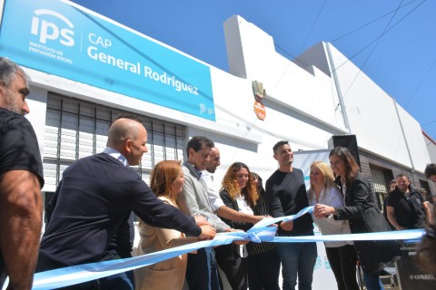 El intendente inauguró las nueva oficinas del IPS con Wado De Pedro