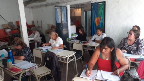 Siguen abiertas las inscripciones para la escuela primaria para adultos: cómo anotarse y en qué barrios se cursa