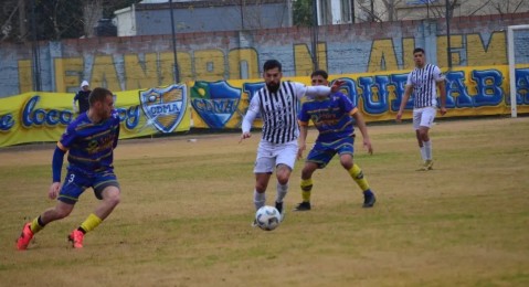 El "Lechero" no pasó del empate ante Claypole como local