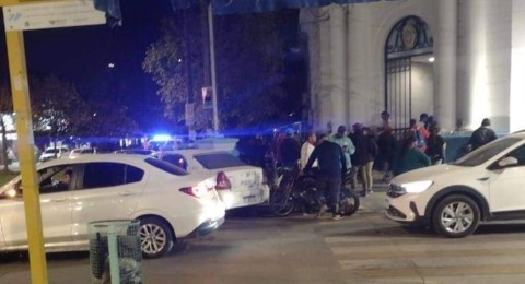 Mot&iacute;n en la Comisar&iacute;a 1&deg; y custodia de fuerzas de choque mientras negocian un traslado de un detenido