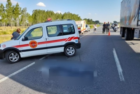 Tragedia: Camión atropelló a un hombre en la banquina de la Ruta 6