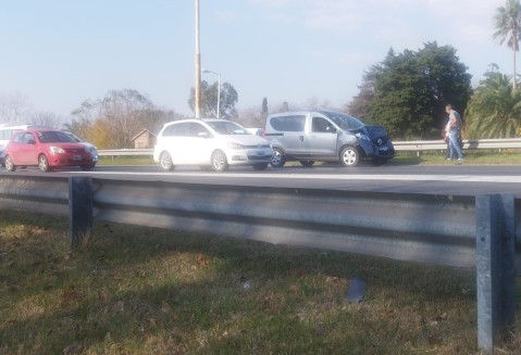 Choque a la altura del puente San Fernando del Acceso Oeste demoró el tránsito en la mañana de este domingo