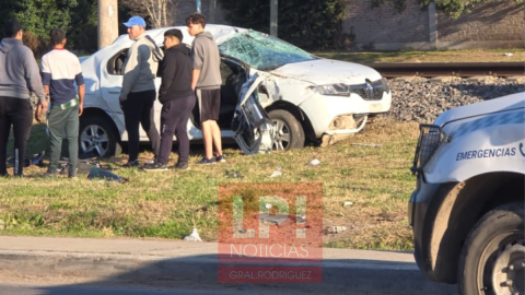 Tres heridos tras el choque de un auto cerca de una parada de colectivos en Ruta 7
