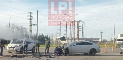 Dos empresarios chocaron sus autos en la entrada del Polo Industrial de General Rodríguez