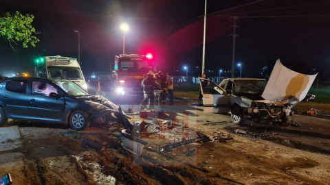 Choque frontal entre dos autos en la Ruta 28 dejó a tres personas hospitalizadas