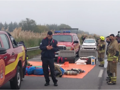 El cuartel de Gral. Rodríguez colabora con gravísimo accidente fatal que corta la Ruta 6