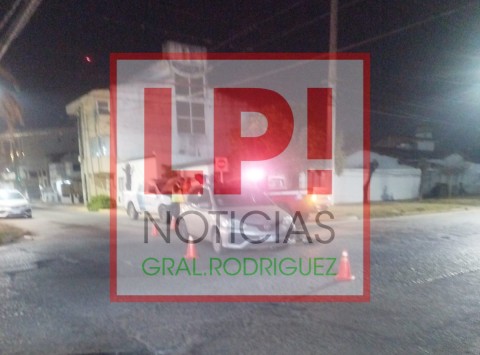 Otro accidente en el cruce de Av. Hipólito Yrigoyen y Pedro Whelan: esta vez entre un auto y una moto