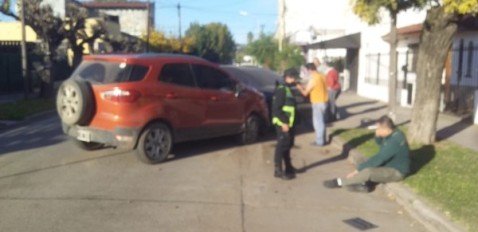 Una situación fortuita provocó un accidente en una esquina céntrica