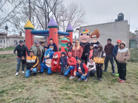 "Sacarle una sonrisa a un chico es lo más lindo": mujeres organizan un festejo muy especial por el Día del Niño