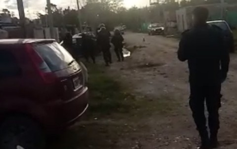 Allanaron una casa de Altos del Oeste donde se vendía droga y detuvieron a tres personas