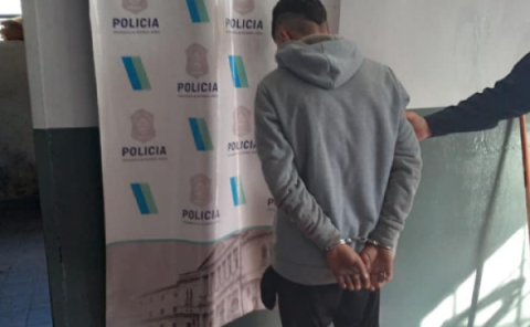 Quiso robarle a una adolescente y escaparse en un colectivo pero terminó arrestado