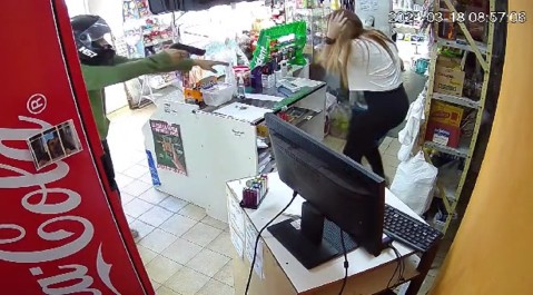 "¡Quiero la plata, te dije!": así asaltó un ladrón armado a una comerciante en Malvinas