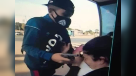 Ladr&oacute;n golpe&oacute; con un rev&oacute;lver en la cara a una mujer en una parada de colectivos del barrio Santa Br&iacute;gida