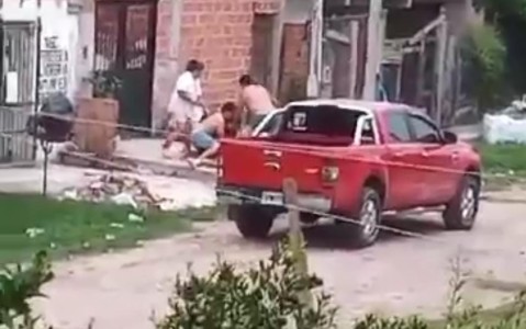 Denuncian una brutal golpiza en un conflicto vecinal en el barrio Altos del Oeste