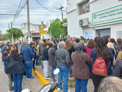 ATE homenajeó a los miembros fallecidos de su Comisión Directiva