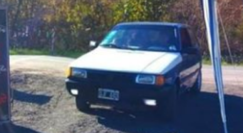 Le robaron el auto a una familia de la puerta de su casa en Villa Vengochea