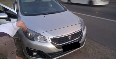 Lo asaltaron y lo golpearon para robarle el auto en el barrio Altos de San Joaquín