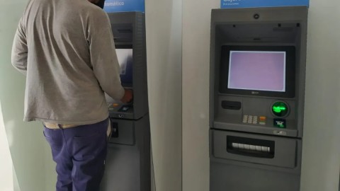 Difunden nuevos casos de una "trampa" en cajeros automáticos que tiene antecedentes en Gral Rodríguez