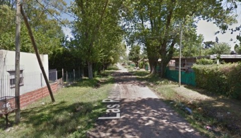 Ataque de motochorros en Agua de Oro: lo sorprendieron cuando iba a tomar el colectivo