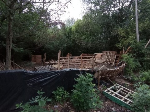 Vecinos del barrio El Casco denuncian que una calle está usurpada hace dos meses