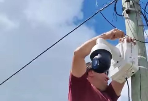El Municipio informó la instalación de una nueva cámara de seguridad en un barrio rodriguense