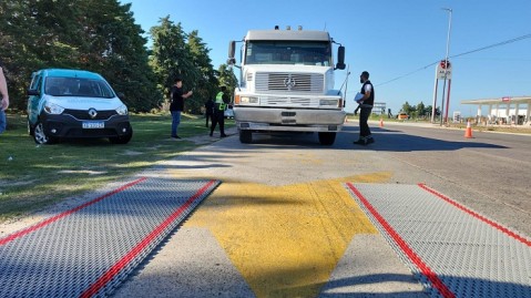 Detuvieron en General Rodríguez un camión que circulaba con una irregularidad con su mercadería