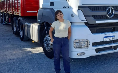 La historia de la rodriguense Oriana Ayala: tiene 22 a&ntilde;os y es camionera
