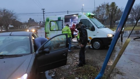 Padre e hija sufrieron golpes tras un accidente en Av. Bernardo de Irigoyen