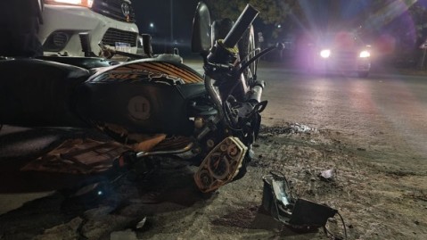 Repartidor fue hospitalizado tras chocar en el peligroso cruce de Irigoyen y Boatti