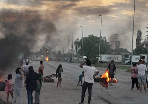 Vecinos cortan la Ruta 28 en reclamo por falta de energía eléctrica