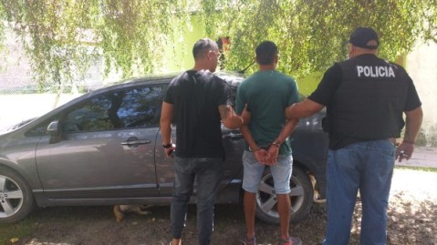 Un hombre murió apuñalado por un joven en Villa Vengochea