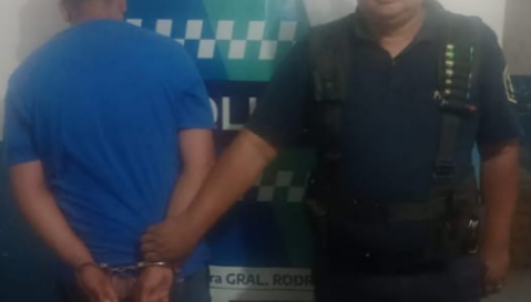 Detuvieron a su hijo tras un allanamiento por un robo cometido en septiembre y dice que es inocente