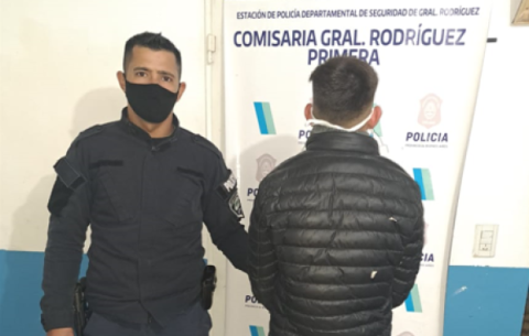 Iba en una moto con pedido de secuestro, lo paró un control policial y terminó aprehendido