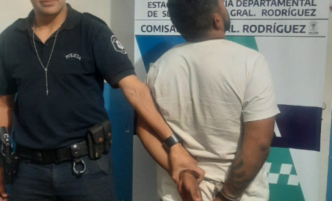 Irrumpió violentamente en la casa de su ex pareja y la atacó a golpes: terminó arrestado