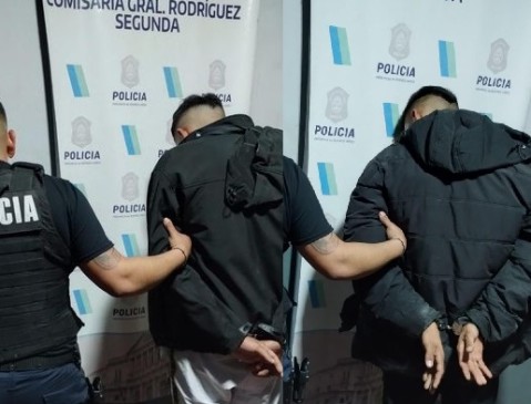 Detuvieron a dos presuntos motochorros en el barrio Agua de Oro